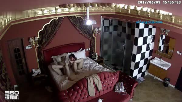 投影房6.03大鸡巴帅哥连干两炮，每炮半小时